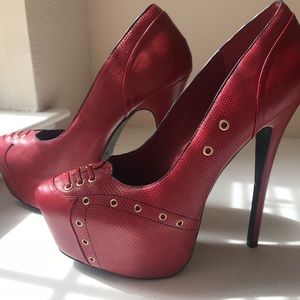 Size 11 Scene red pumps